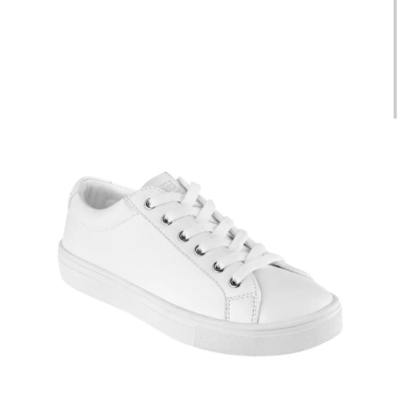 New GUESS Jaida Low-Top Sneakers - Picture 1 of 8